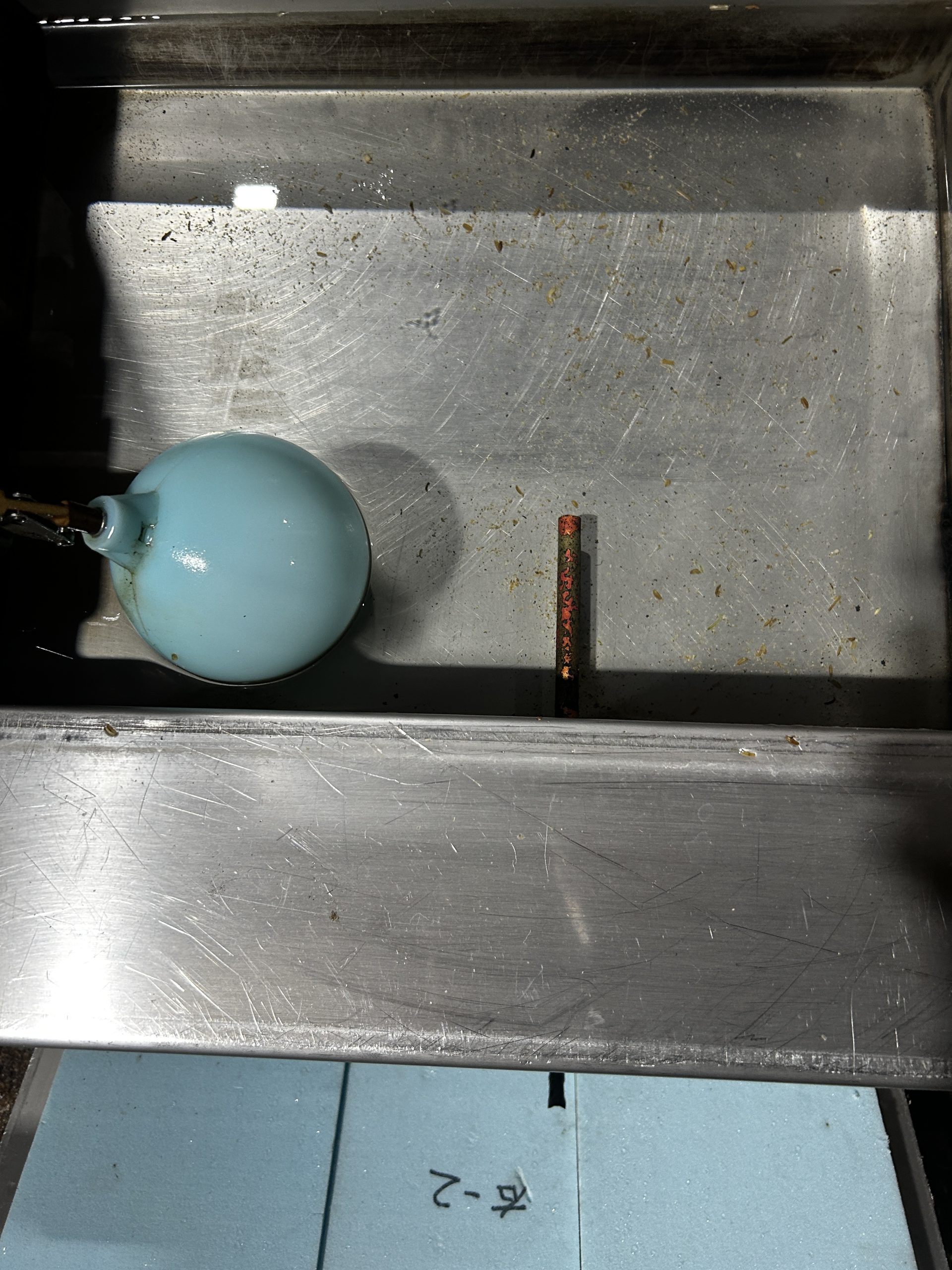 🔧飲用水用水槽のヒーターを交換修理しました🔨